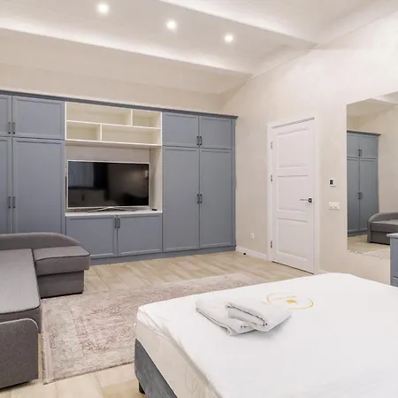 Apartmán Royal On Lysenka 5 *