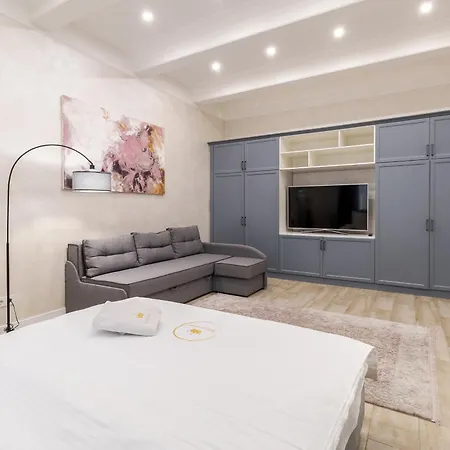 Apartmán Royal On Lysenka 5 *