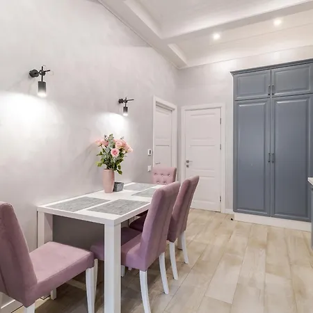 Apartman Royal On Lysenka 5 *