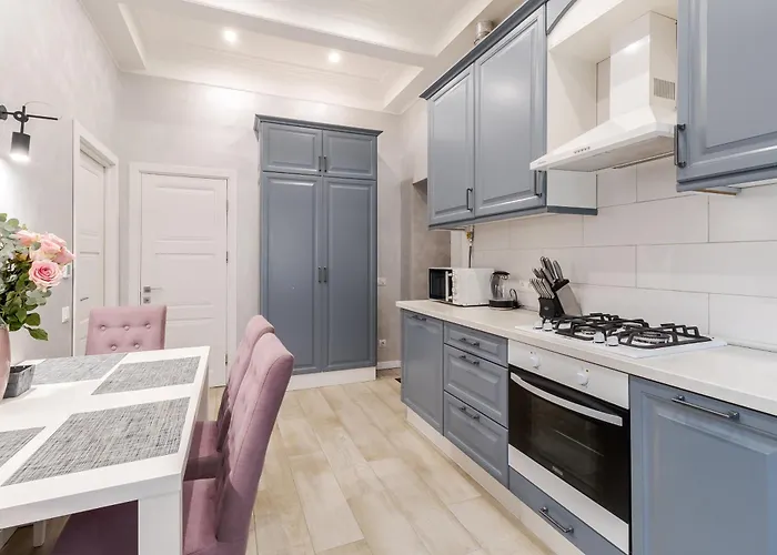 Royal On Lysenka 5 *